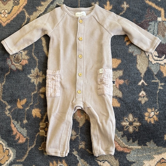 Carter’s Little Planet waffle romper sz 9 months - Picture 1 of 2